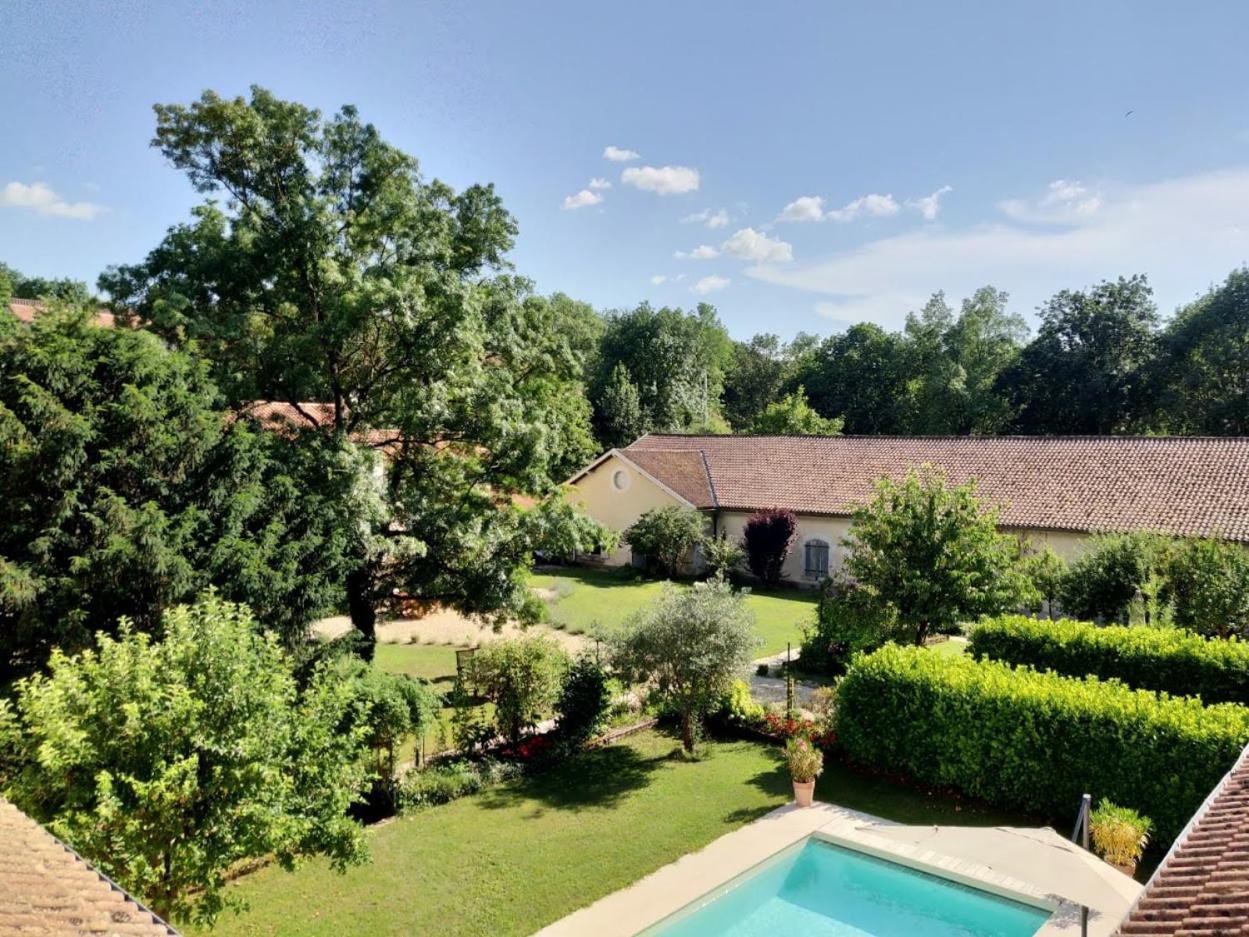 Le Domaine Des Platanes Panzió Bourg-Charente Kültér fotó